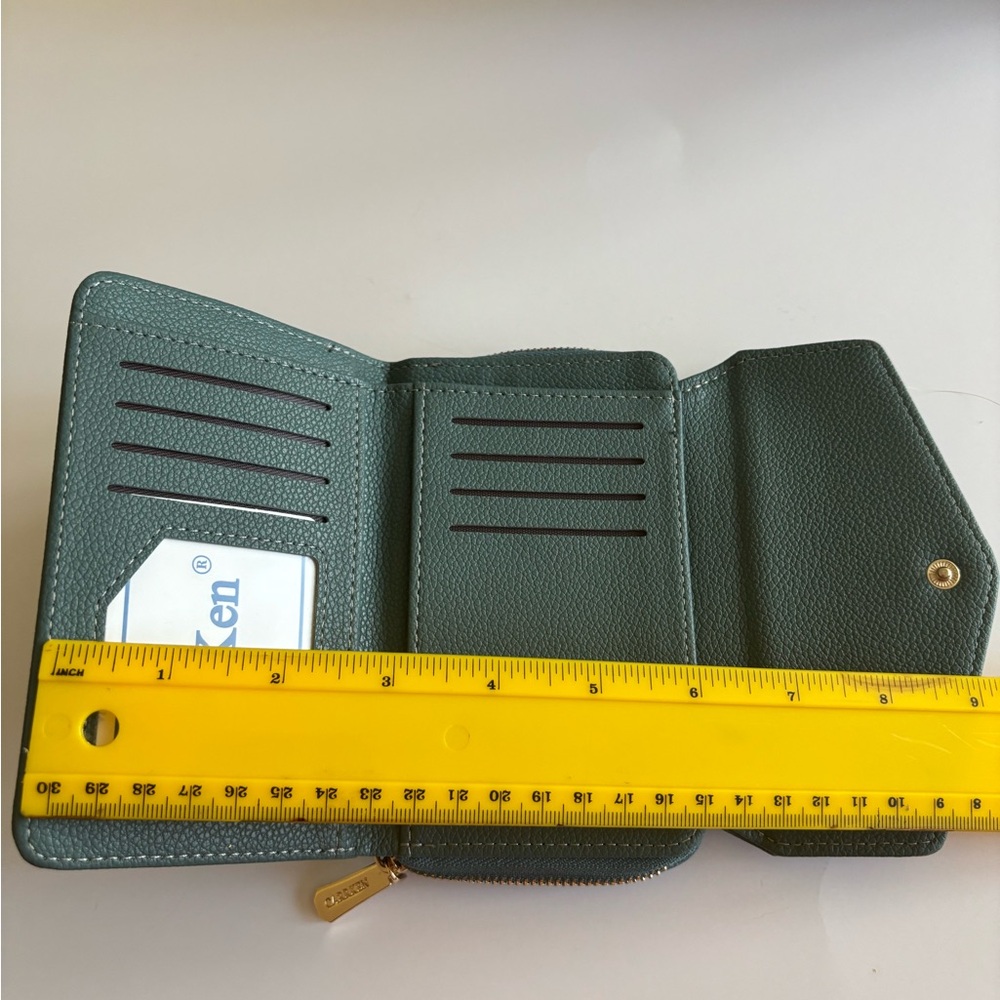 Leather Wallet Green Carrken Style - Picture 4 of 5
